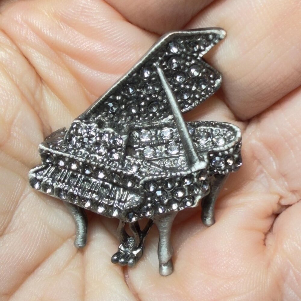 Piano Brooch Rhinestone Grand Piano Music Pin Silver Tone 1.25" - Picture 5 of 6